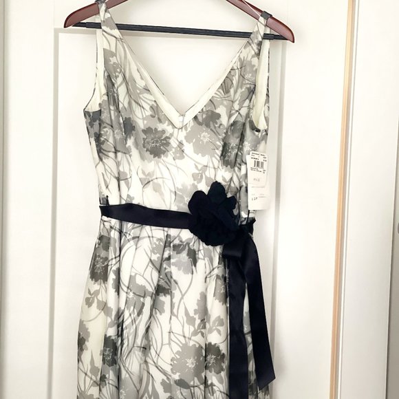 Papell Boutique Dresses Evening Black And White Cocktail Dress Size 2p Poshmark